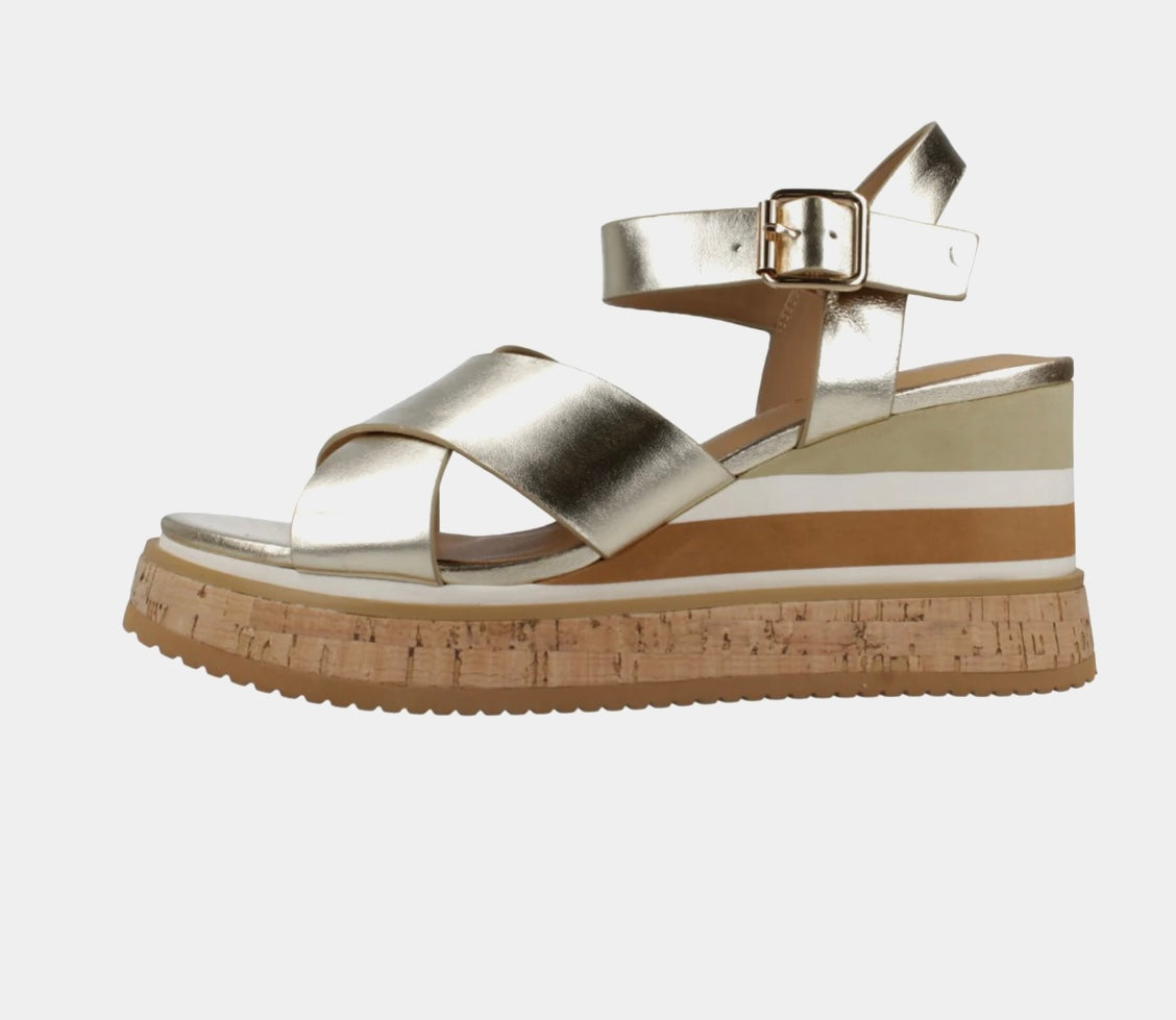 Repo gold leather platform sandals