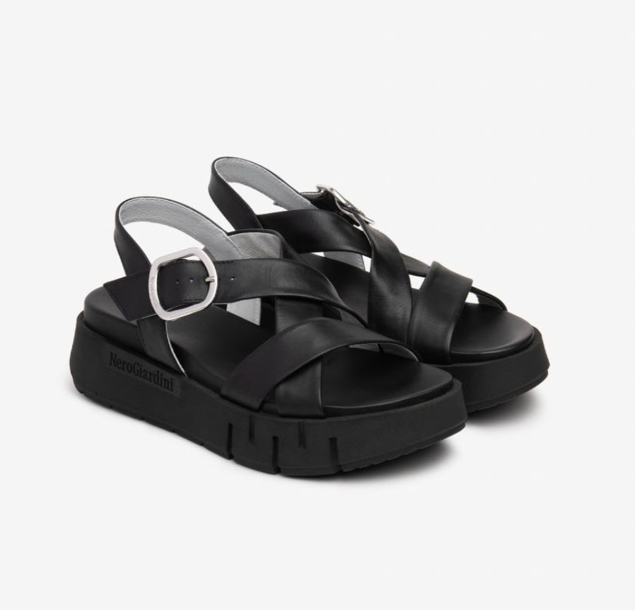 Nerogiardini black leather platform sandals