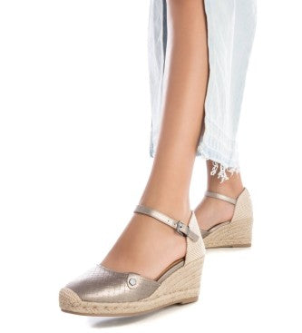 Carmela bronze leather wedges