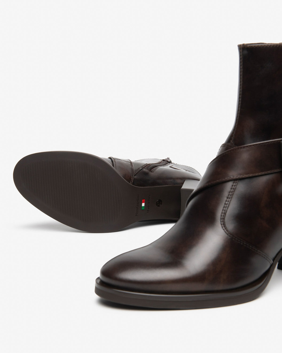 NeroGiardini brown leather ankle boots