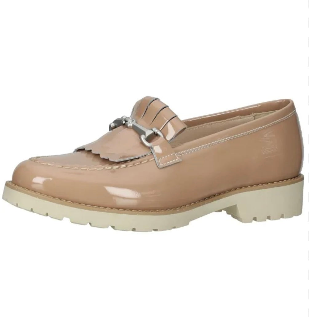 NeroGiardini beige patent leather loafers