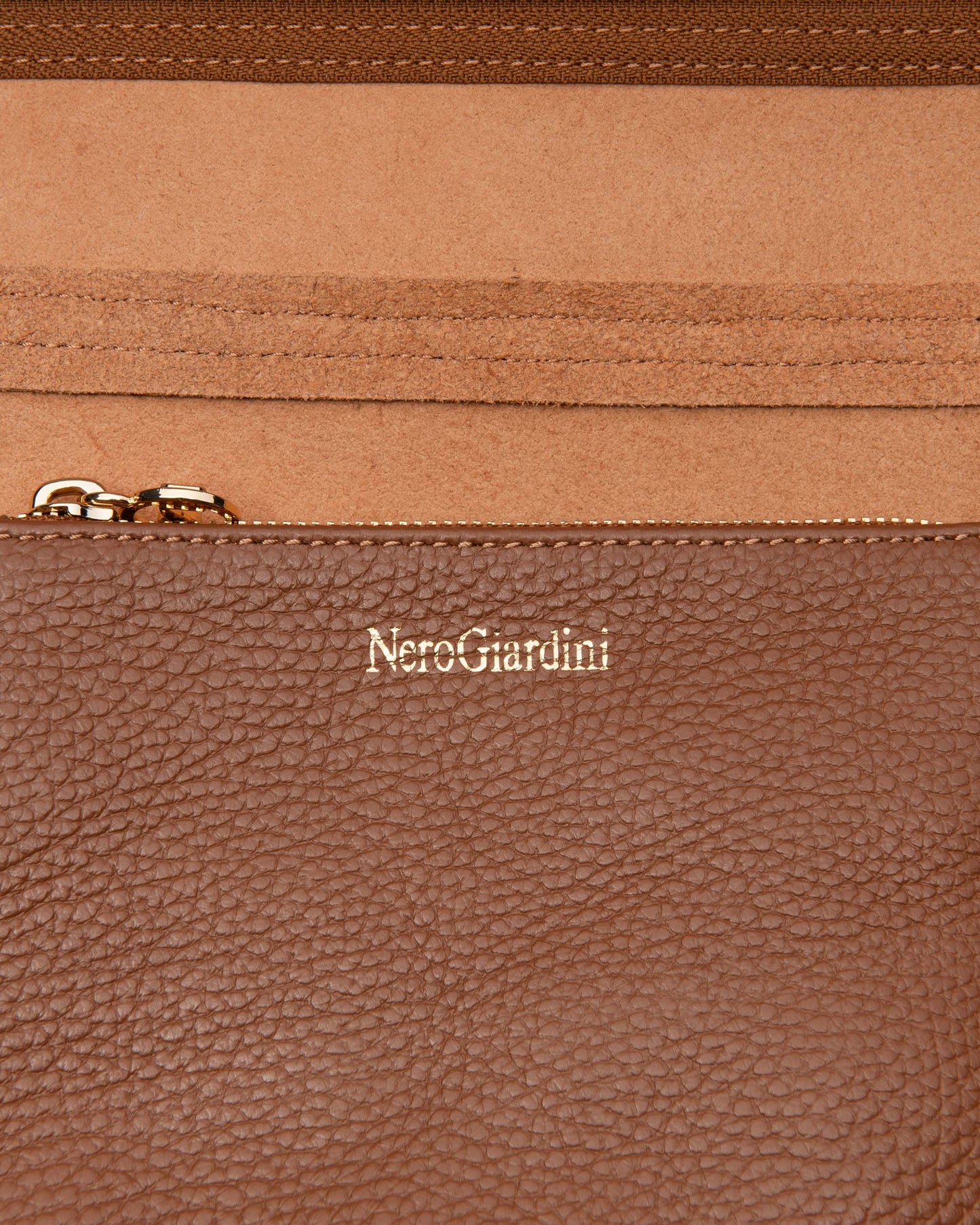 NeroGiardini tan leather crossbody bag