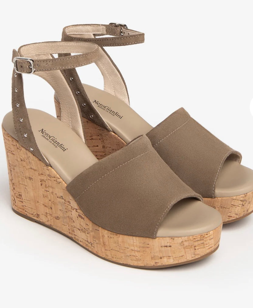 NeroGiardini brown suede leather wedge sandals