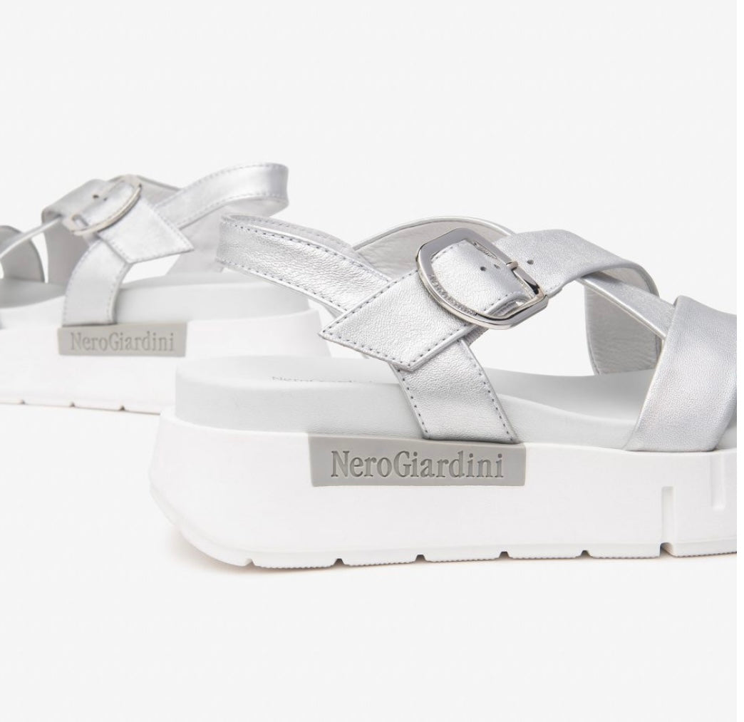 NeroGiardini silver leather platform sandals