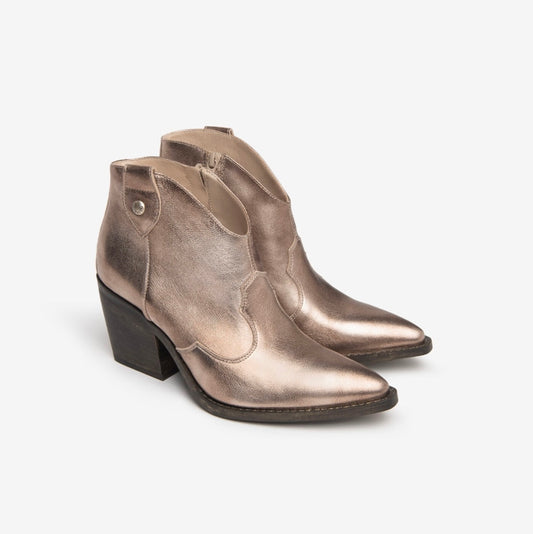Western style ankle boot