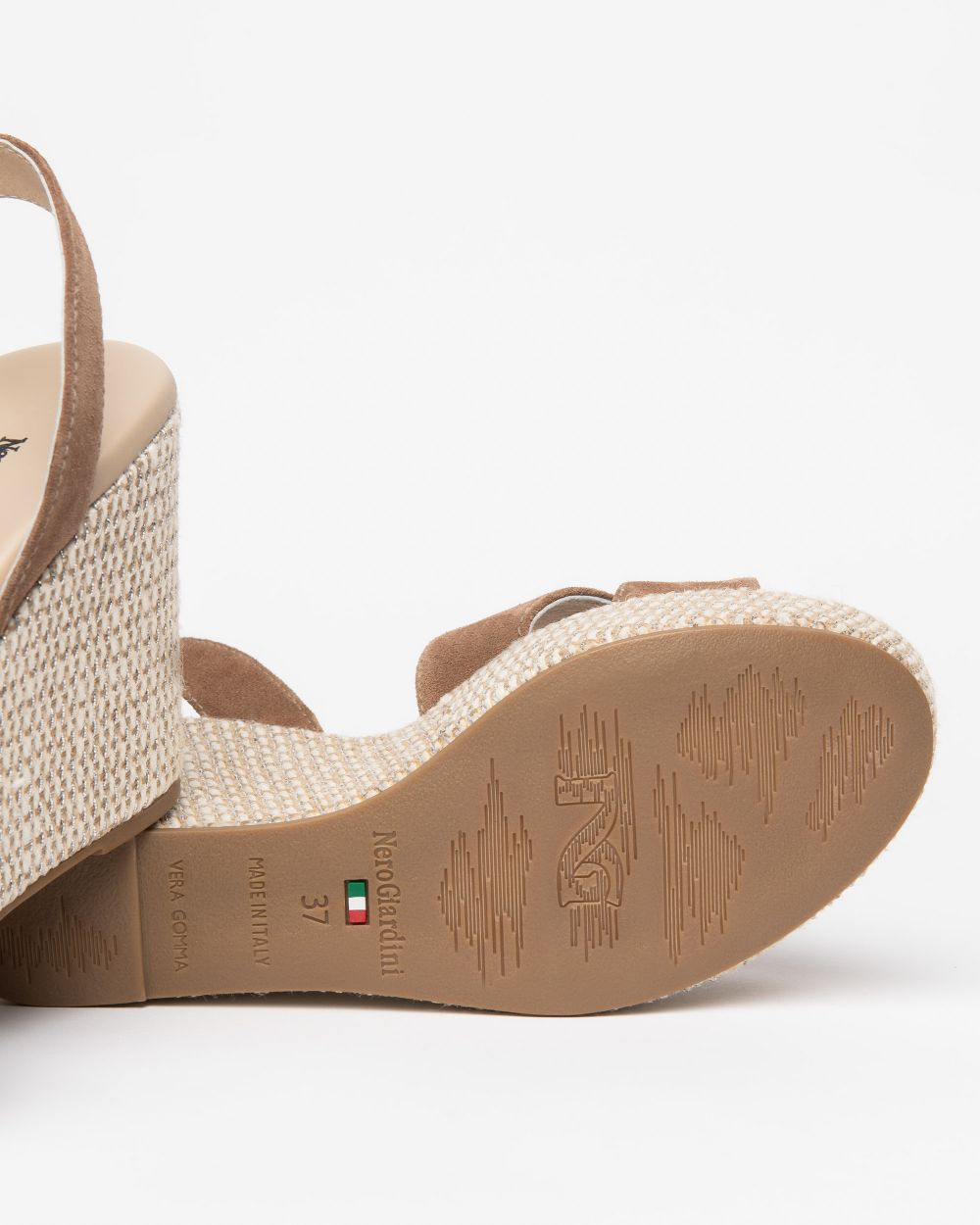 Nerogiardini camel suede wedge leather sandals