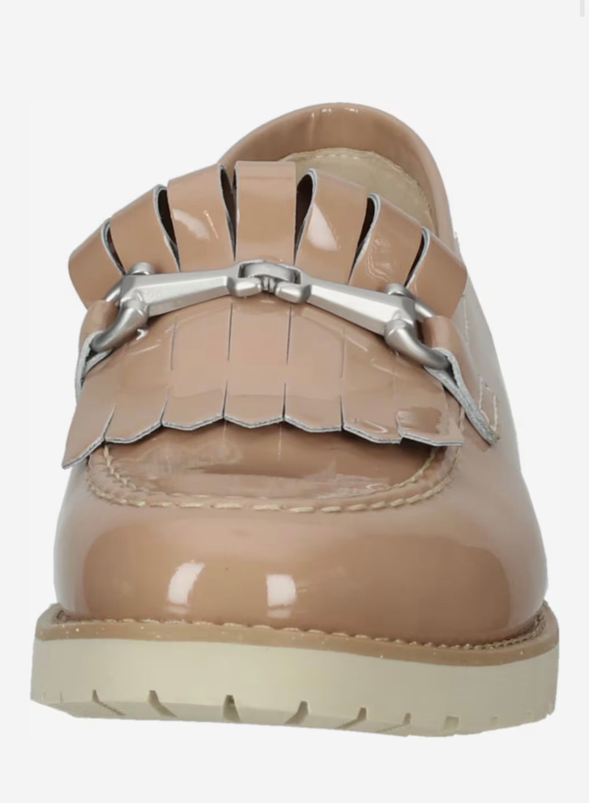 NeroGiardini beige patent leather loafers