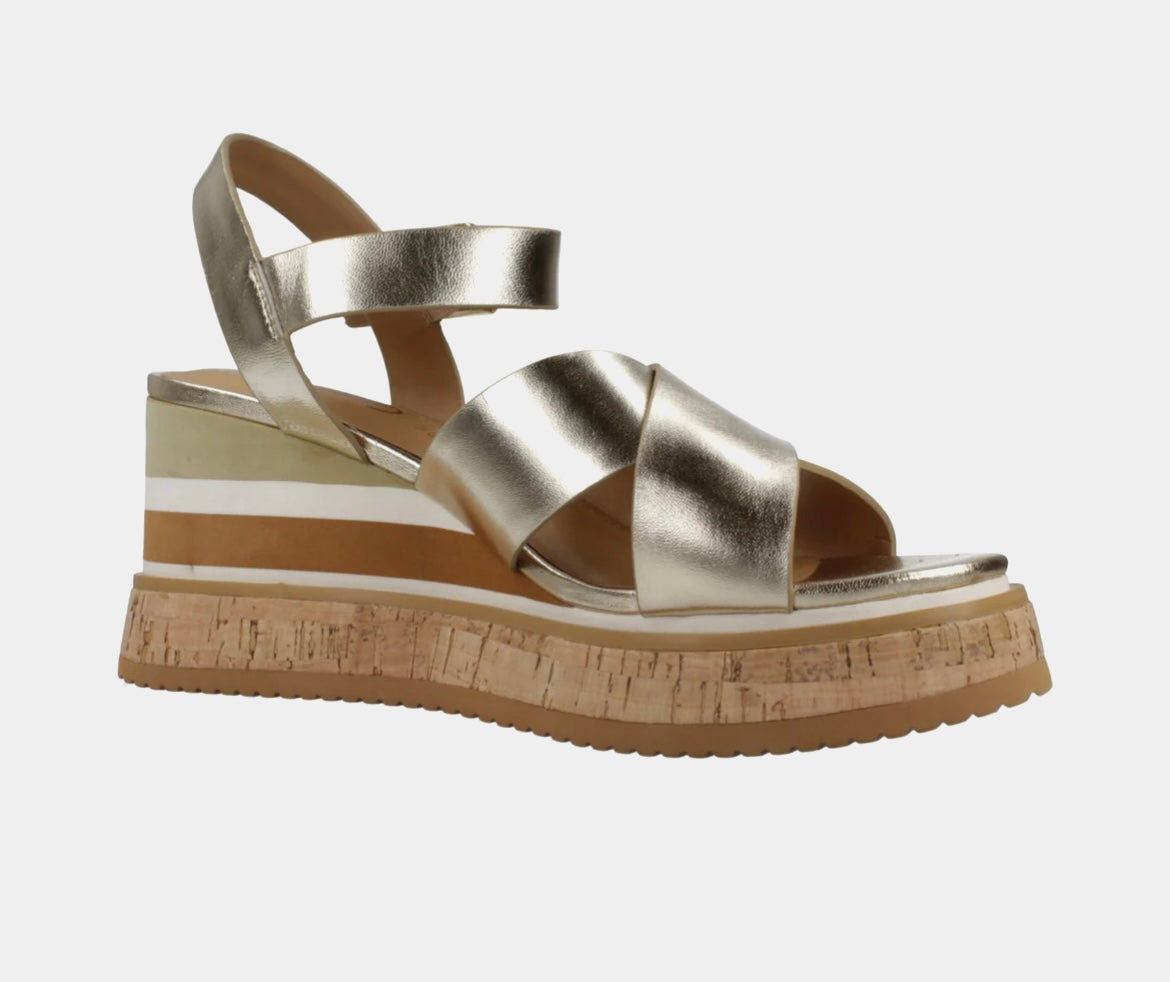 Repo gold leather platform sandals