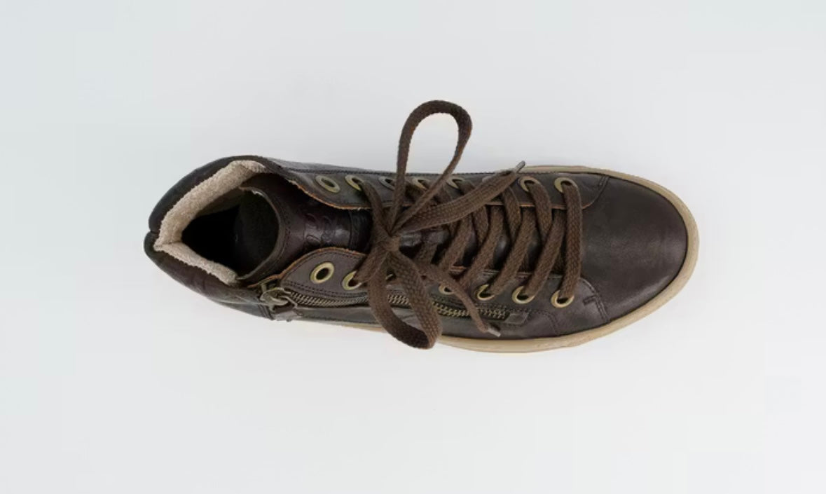 Paul Green brown leather high tops