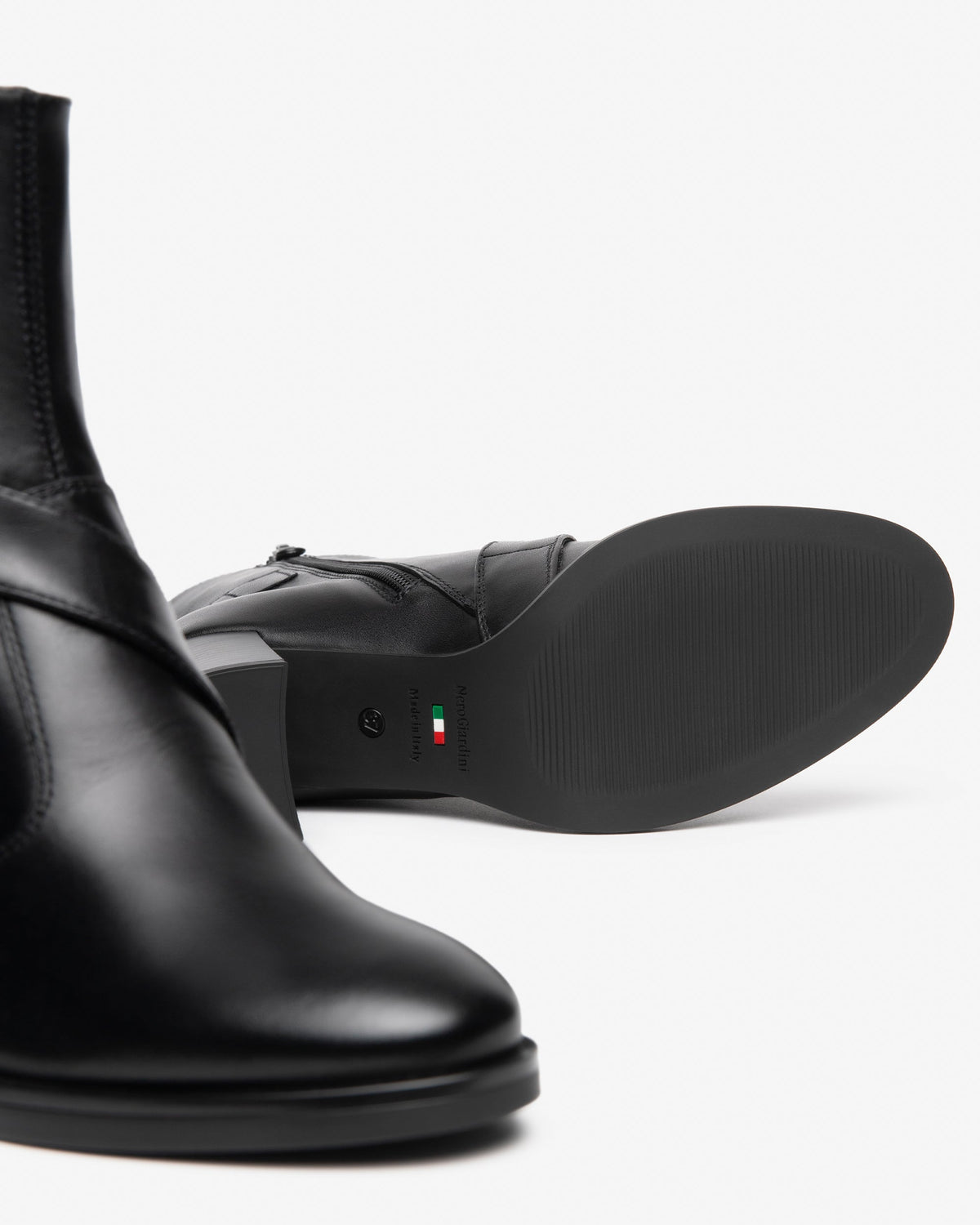 NeroGiardini black leather ankle boots