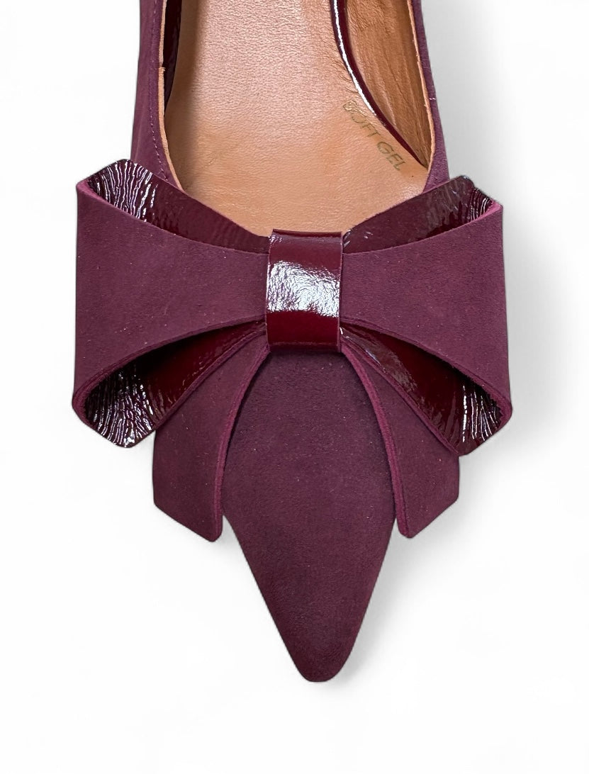 Marian Burgundy shoe with suede patent bow