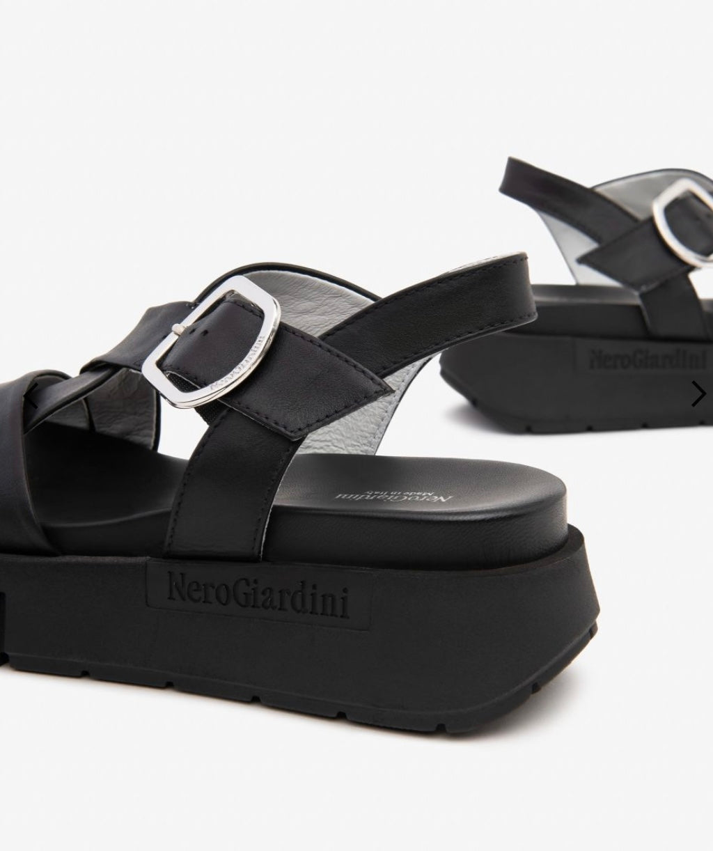 Nerogiardini black leather platform sandals