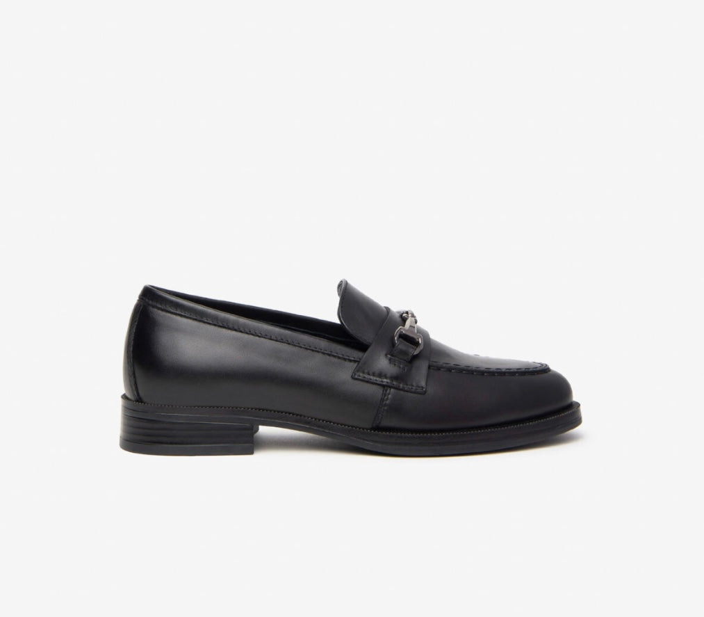 Nerogiardini black leather loafers