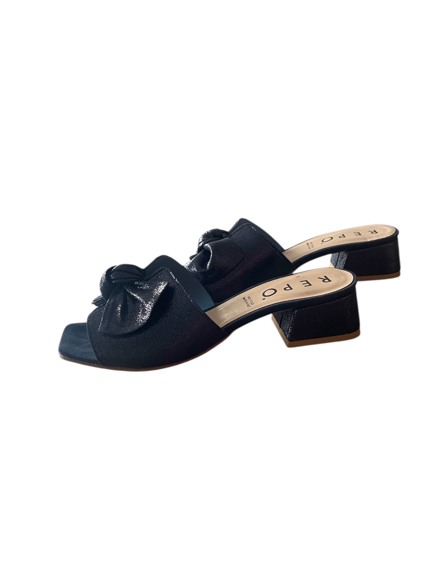 Repo navy leather sandals