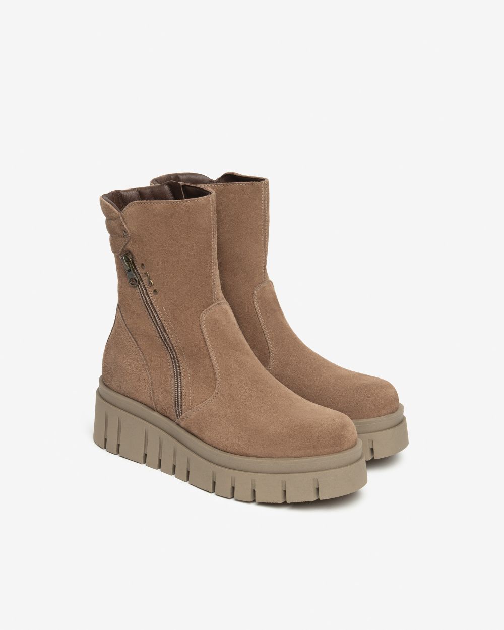 NeroGiardini tan suede ankle boots