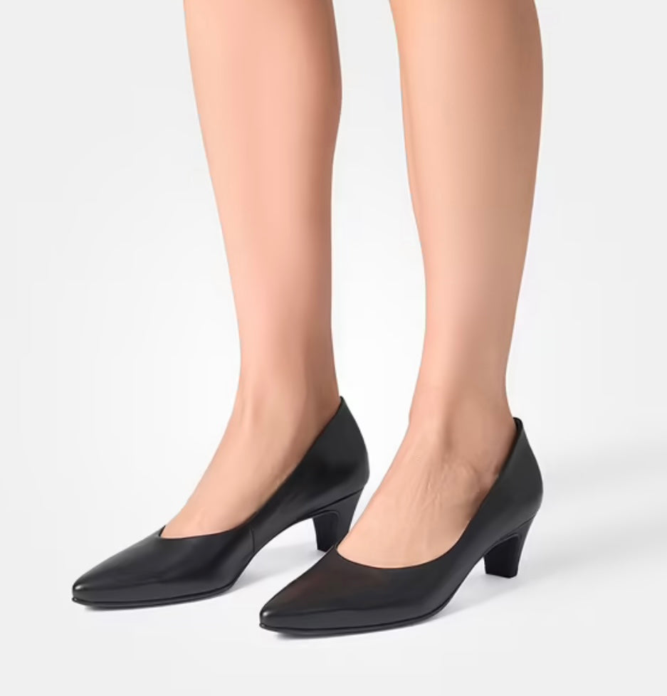 Paul Green black leather pump