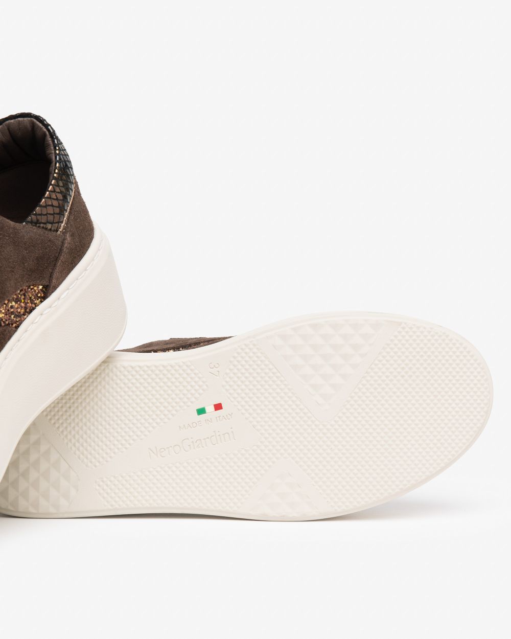 NeroGiardini brown suede platform sneaker