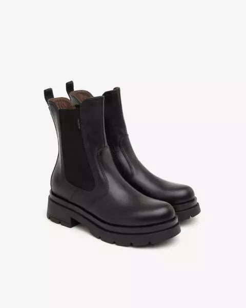 NeroGiardini black leather Chelsea boot