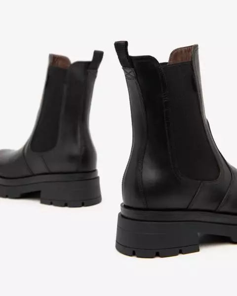 NeroGiardini black leather Chelsea boot