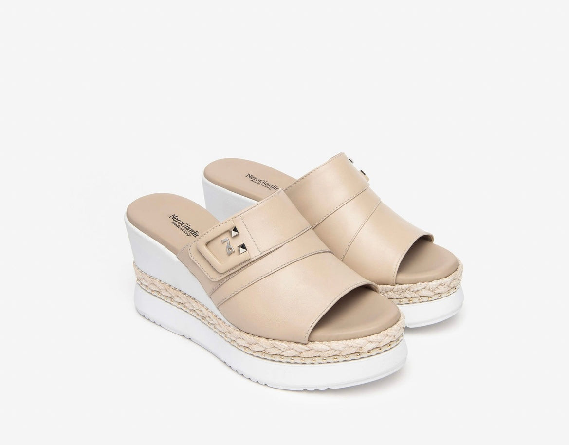 Nerogiardini nude leather wedge slip on sandals