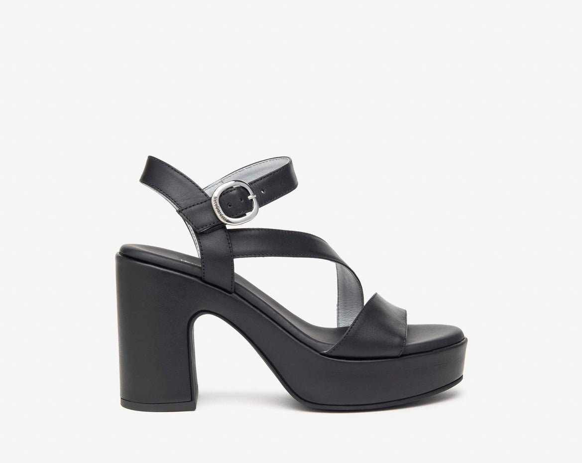 Nerogiardini black leather sandals