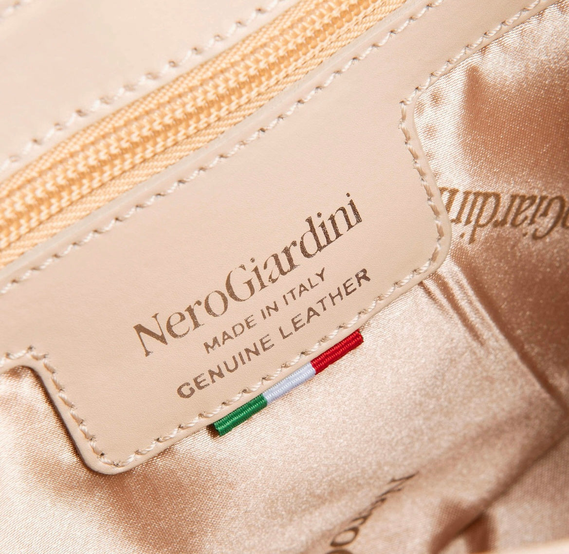 Nerogiardini Lino leather shoulder bag