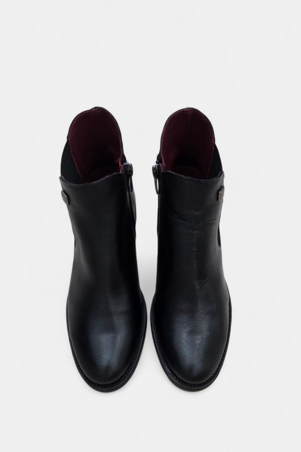 Jose Saenz black leather Chelsea ankle boot