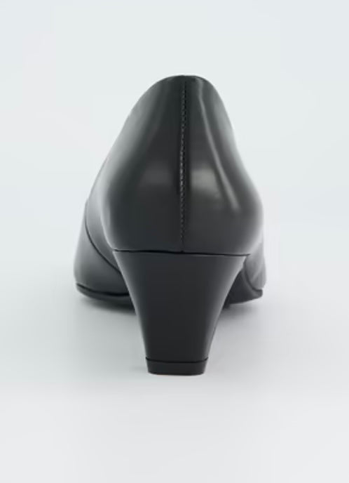 Paul Green black leather pump