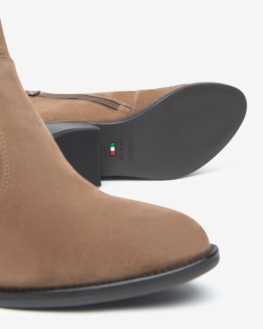 NeroGiardini tan suede chelsea boots