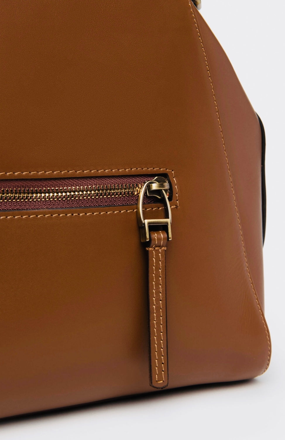 NeroGiardini tan leather handbag