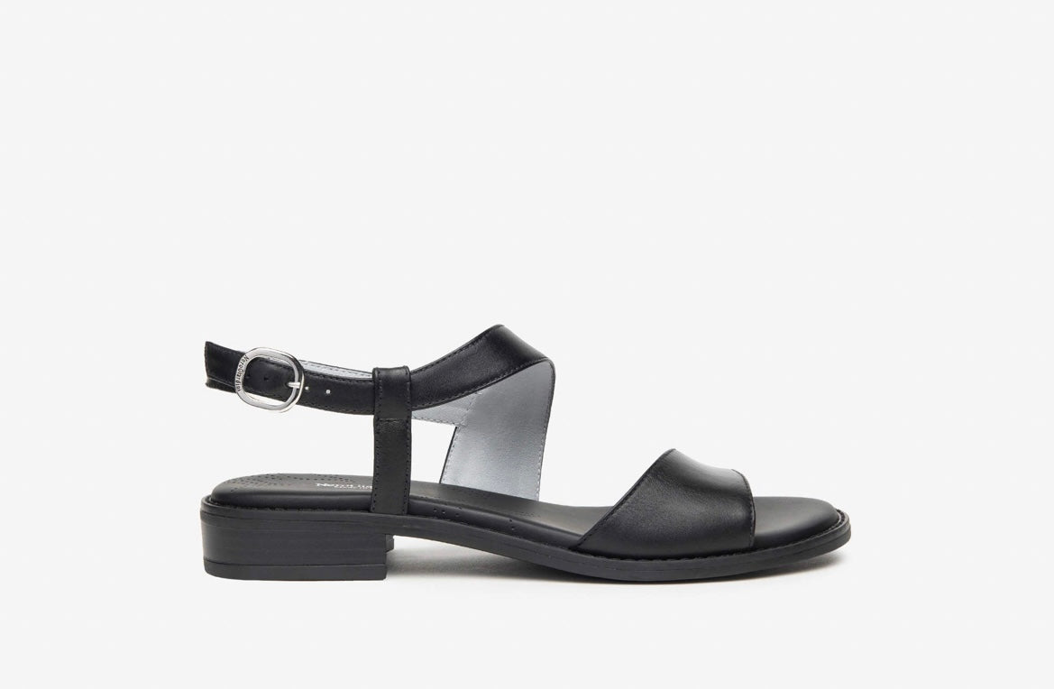 Nerogiardini black leather sandals