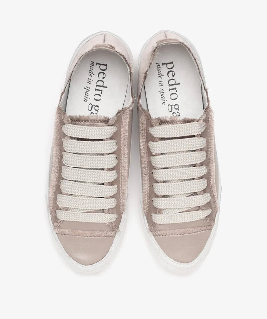 pedro garcía frayed satin pump