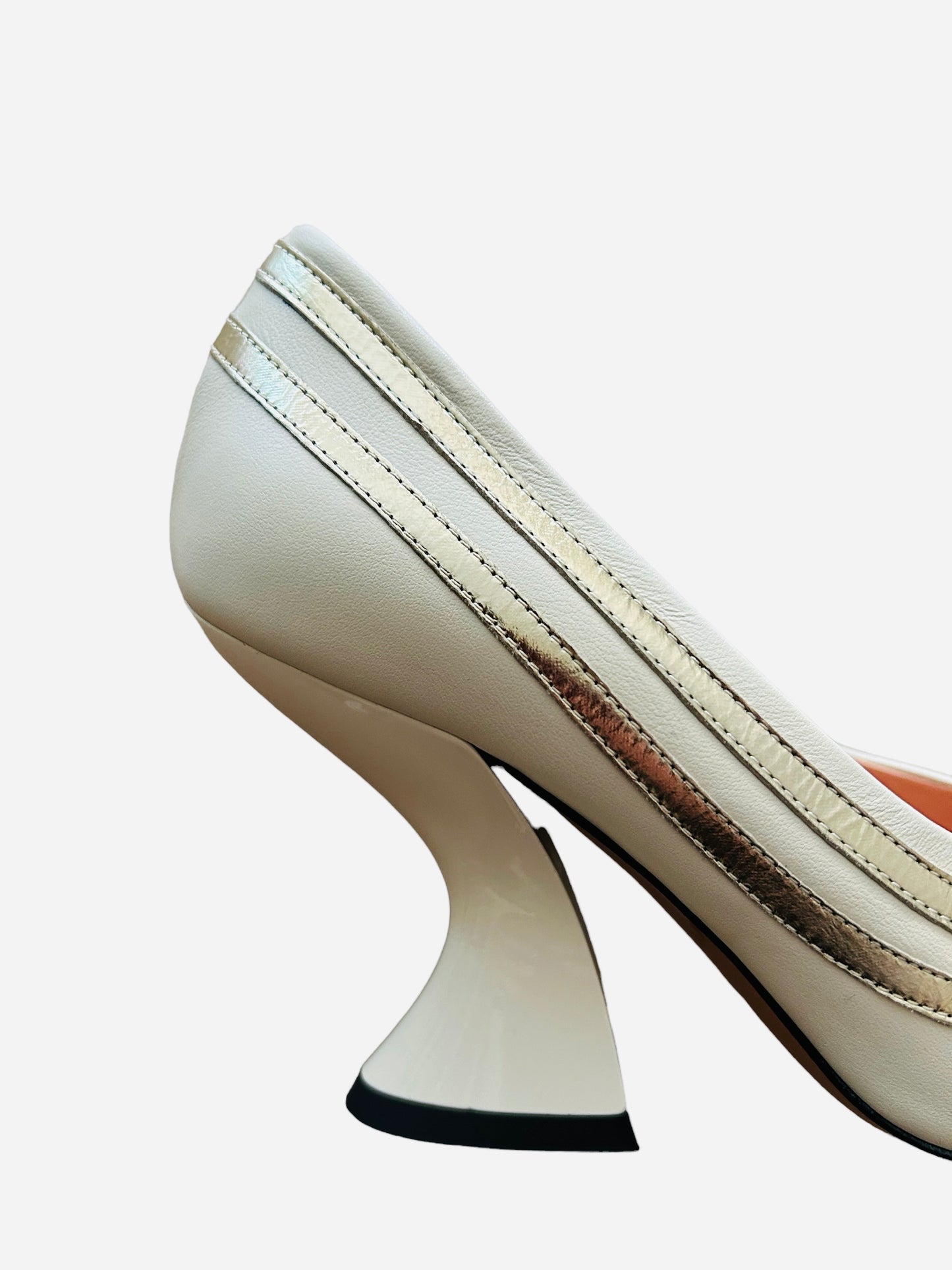 Oxitaly cream and gold shoe with flared heel