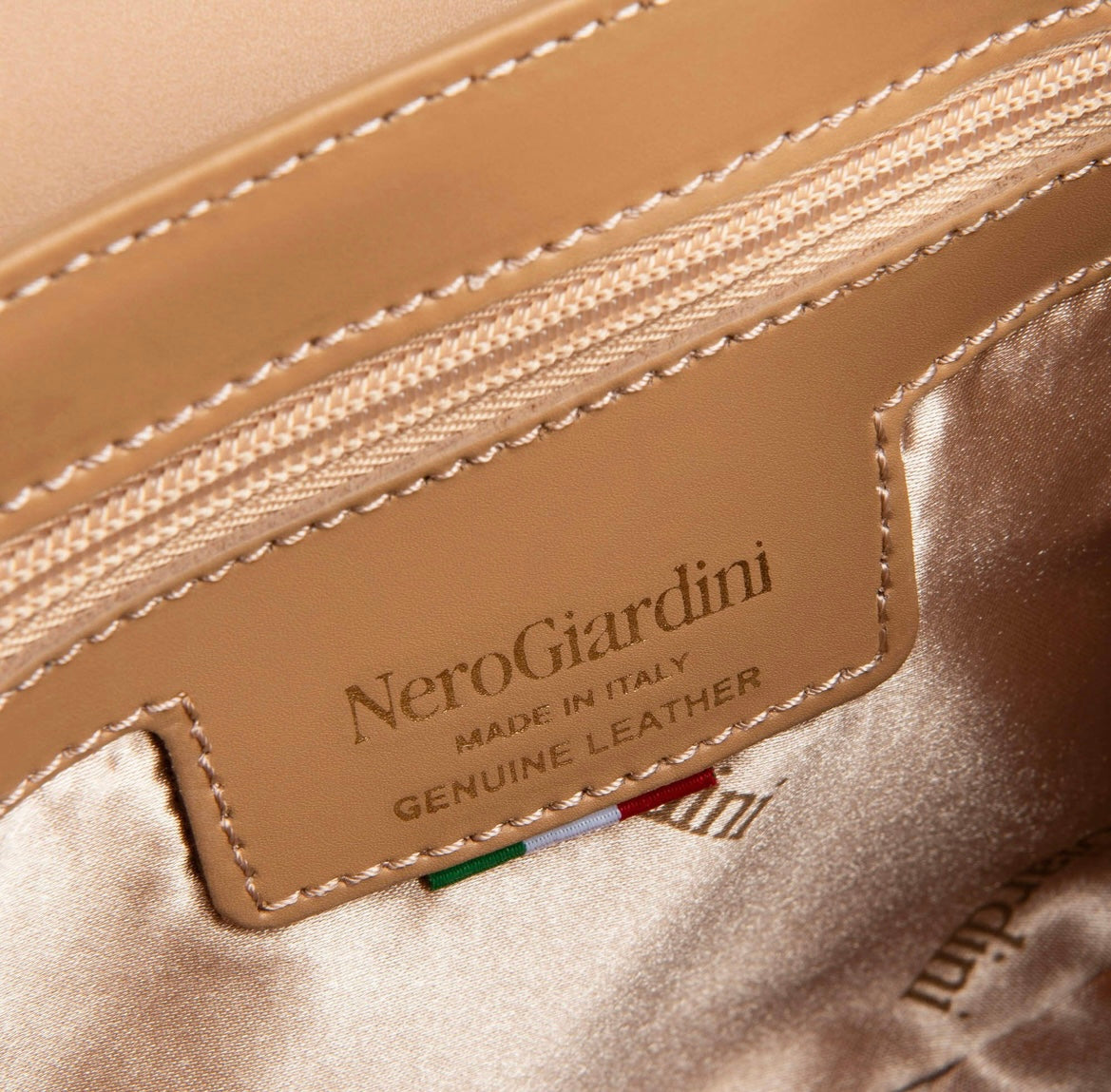 Nerogiardini tan leather shoulder bag