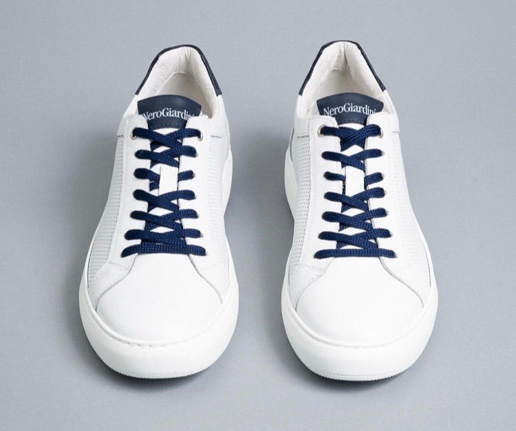 White leather sneaker - ...melissa k...