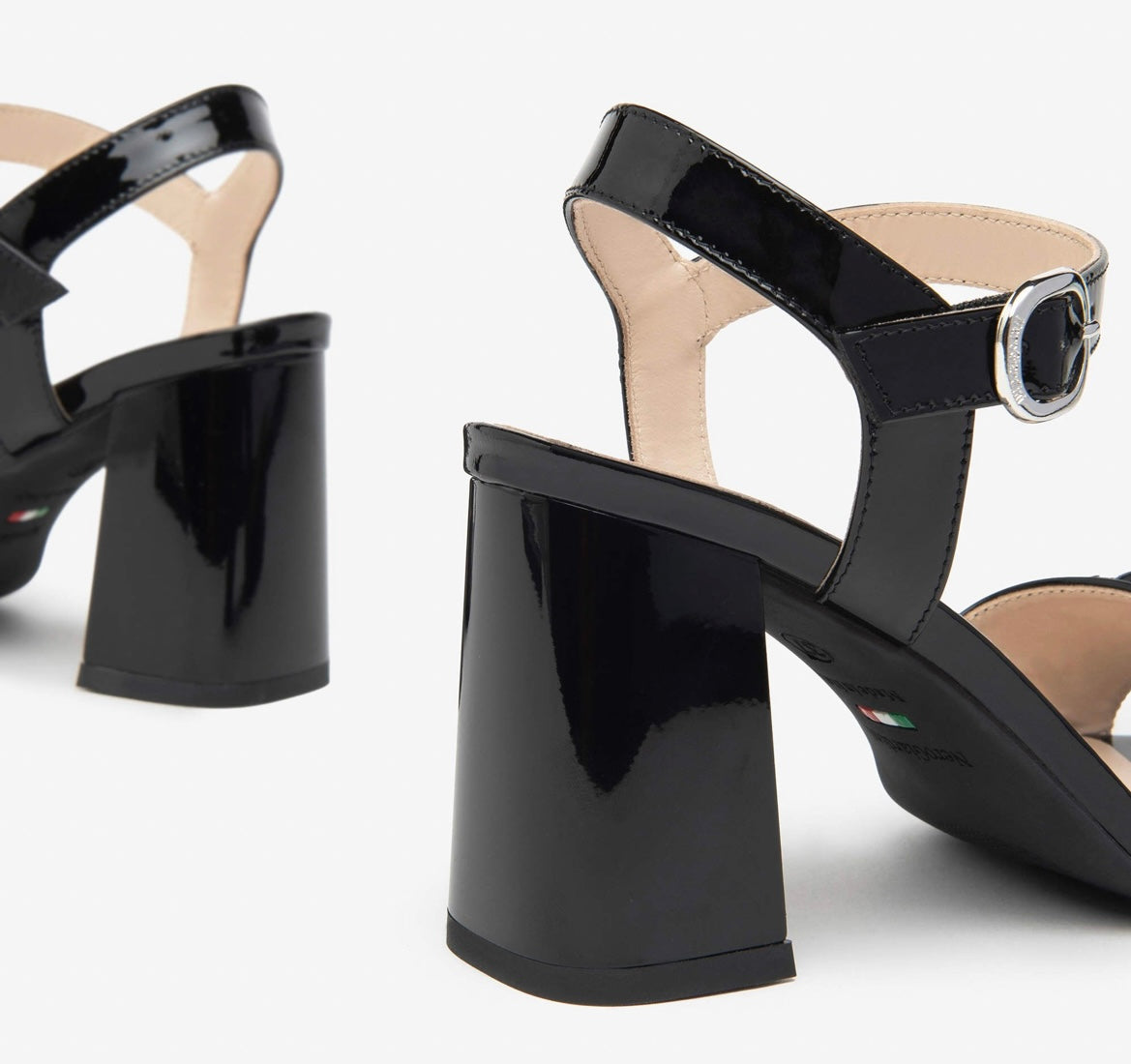 Nerogiardini black leather sandals