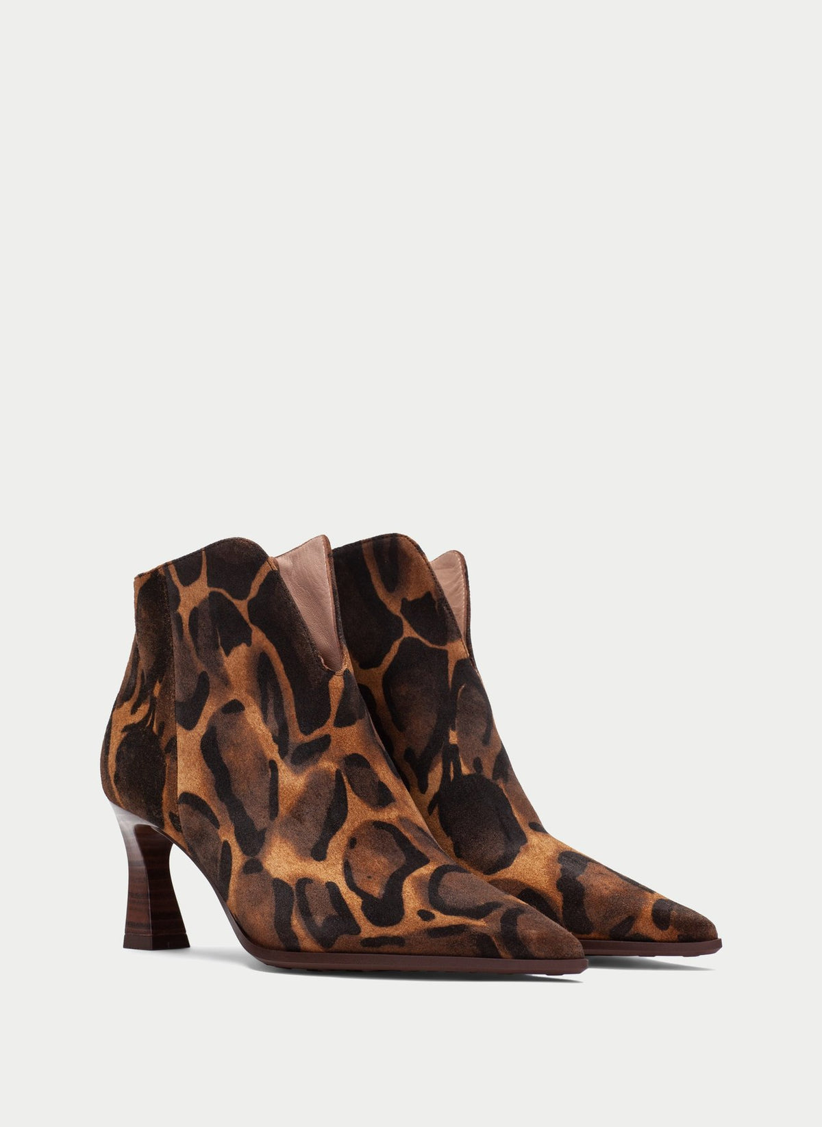 Hispanitas giraffe print leather pointed ankle boots