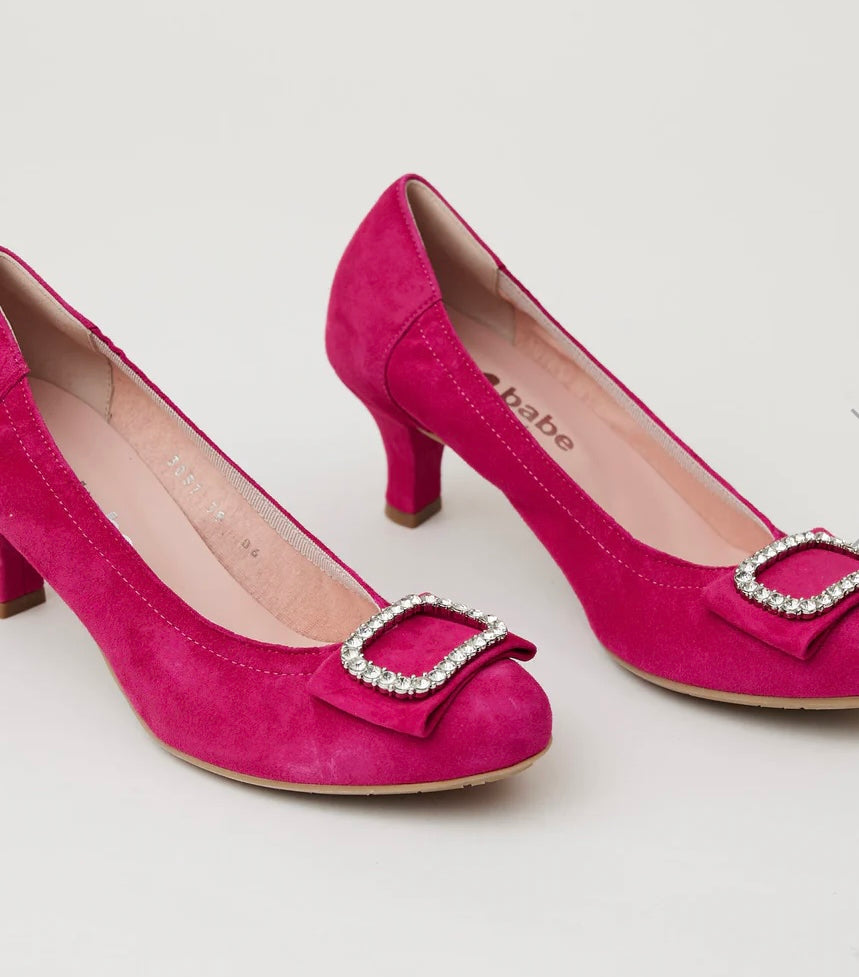 Le babe fuchsia pink suede shoe
