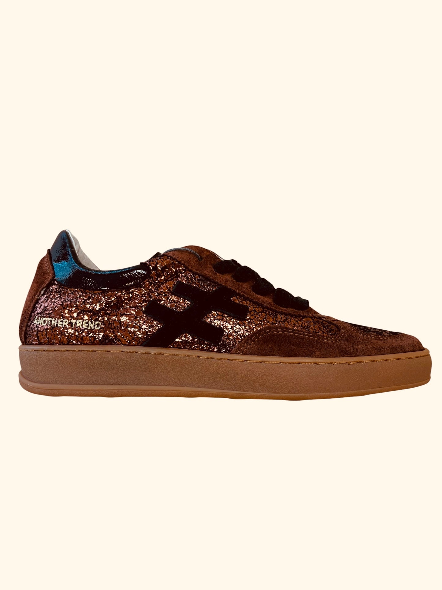 ANOTHER TREND burgundy suede and metallic sneaker