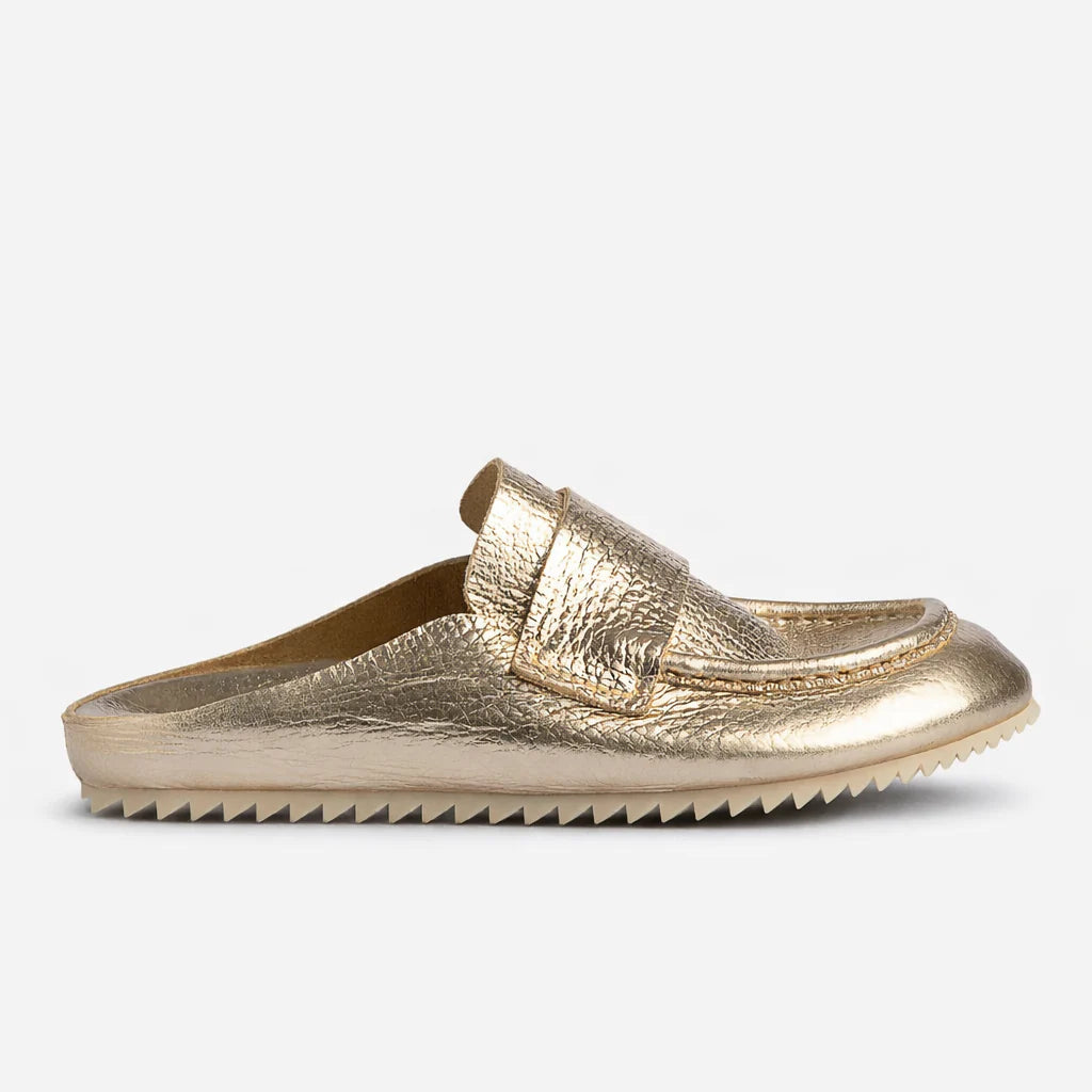 Pedro García gold leather mules