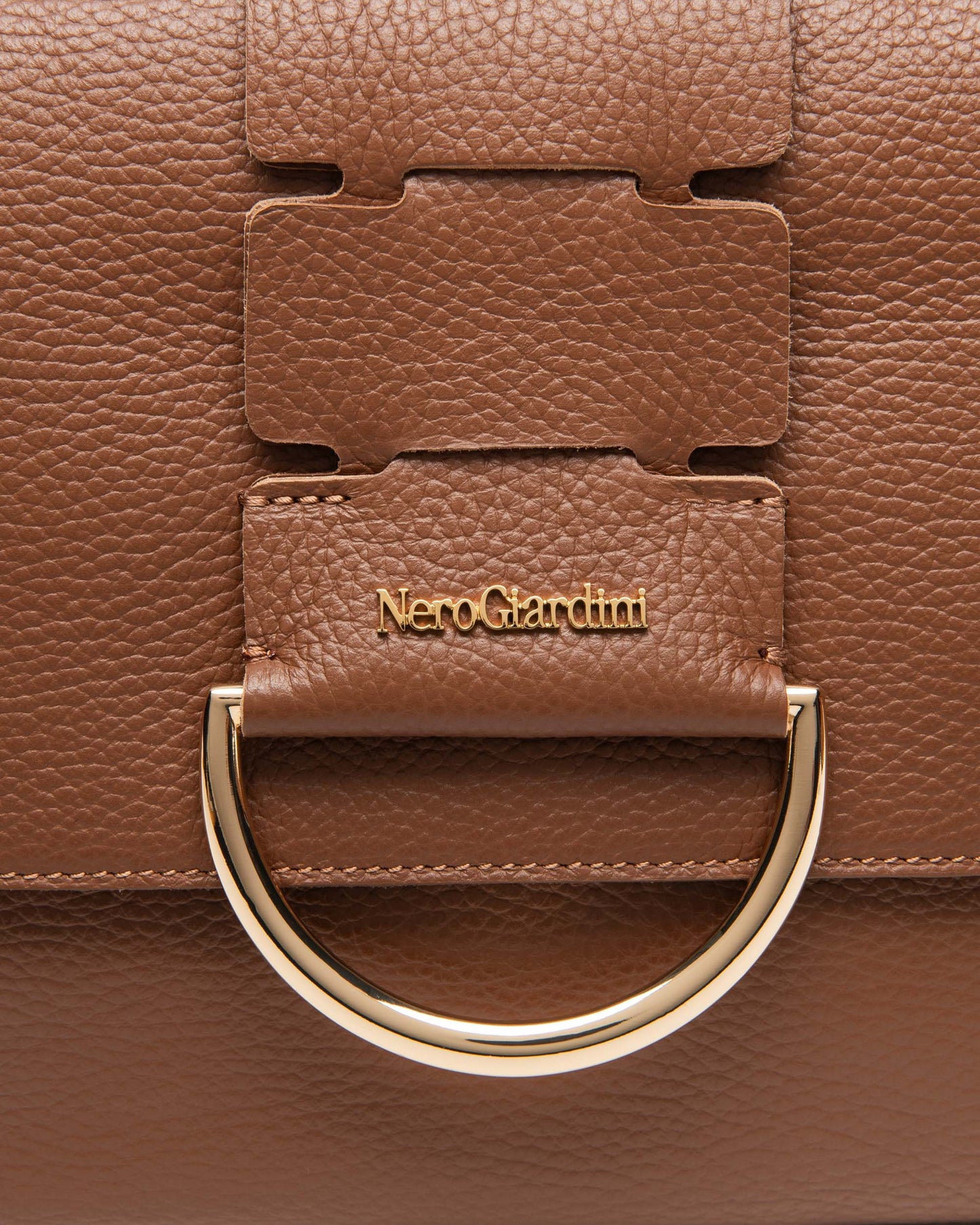 NeroGiardini tan leather crossbody bag