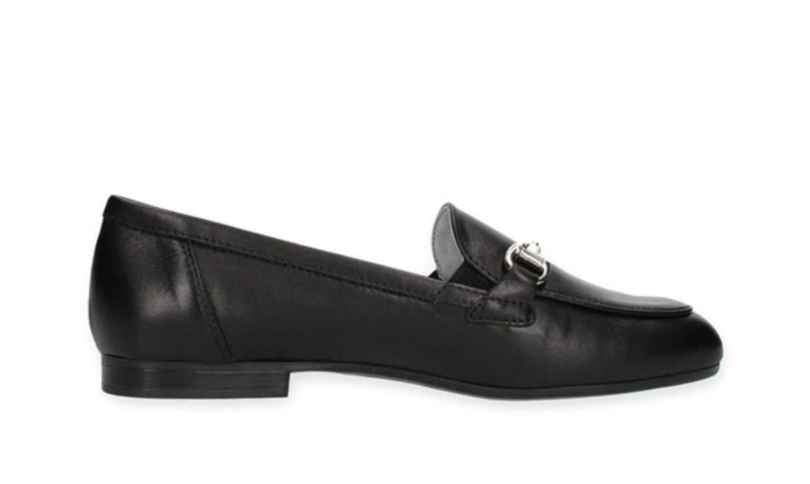 NeroGiardini black leather loafer