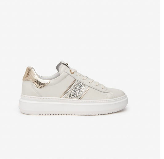 NeroGiardini Beige sneaker with gold glitter detail
