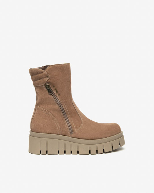 NeroGiardini tan suede ankle boots