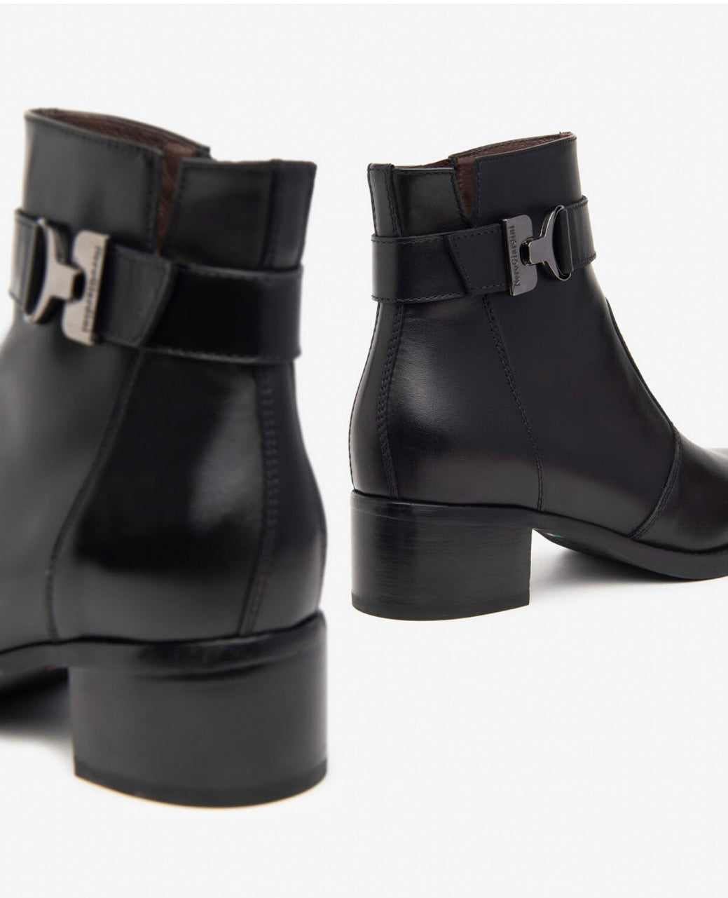 Nerogiardini black leather ankle boots