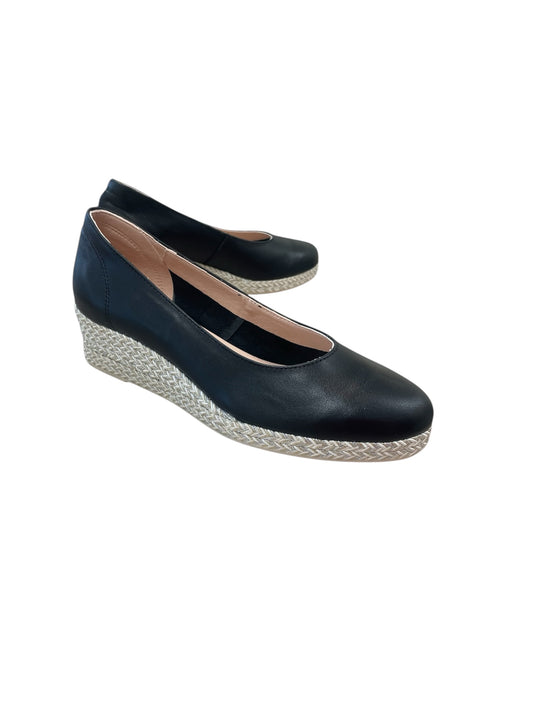 Jose Saenz black leather wedges