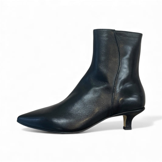 Pomme D’or black leather ankle boots