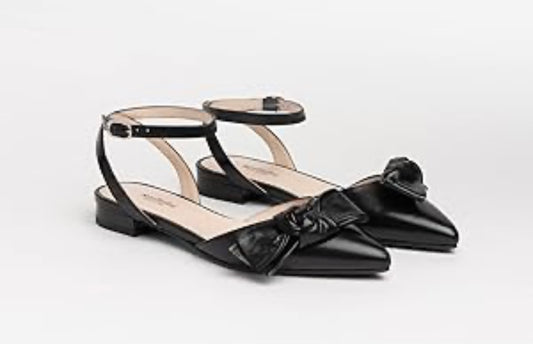 NeroGiardini black leather pointed toe flats