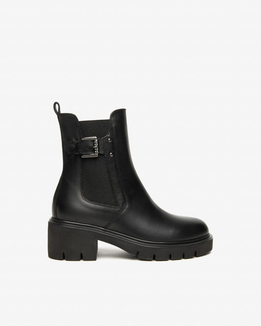 NeroGiardini black leather Chelsea boots