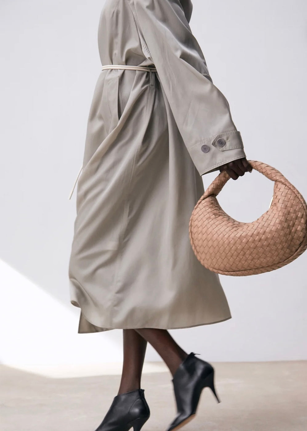 Alēo taupe leather shoulder bag